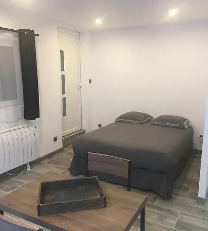 Plain Pied Avec Terrasse Couverte 20m Wifi Et Smart Tv Lägenhet