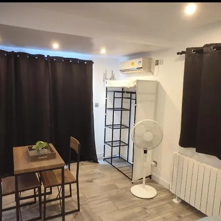 Daire Plain Pied Avec Terrasse Couverte 20m Wifi Et Smart Tv *